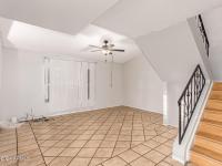 More Details about MLS # 6769975 : 2533 W HAZELWOOD STREET#9